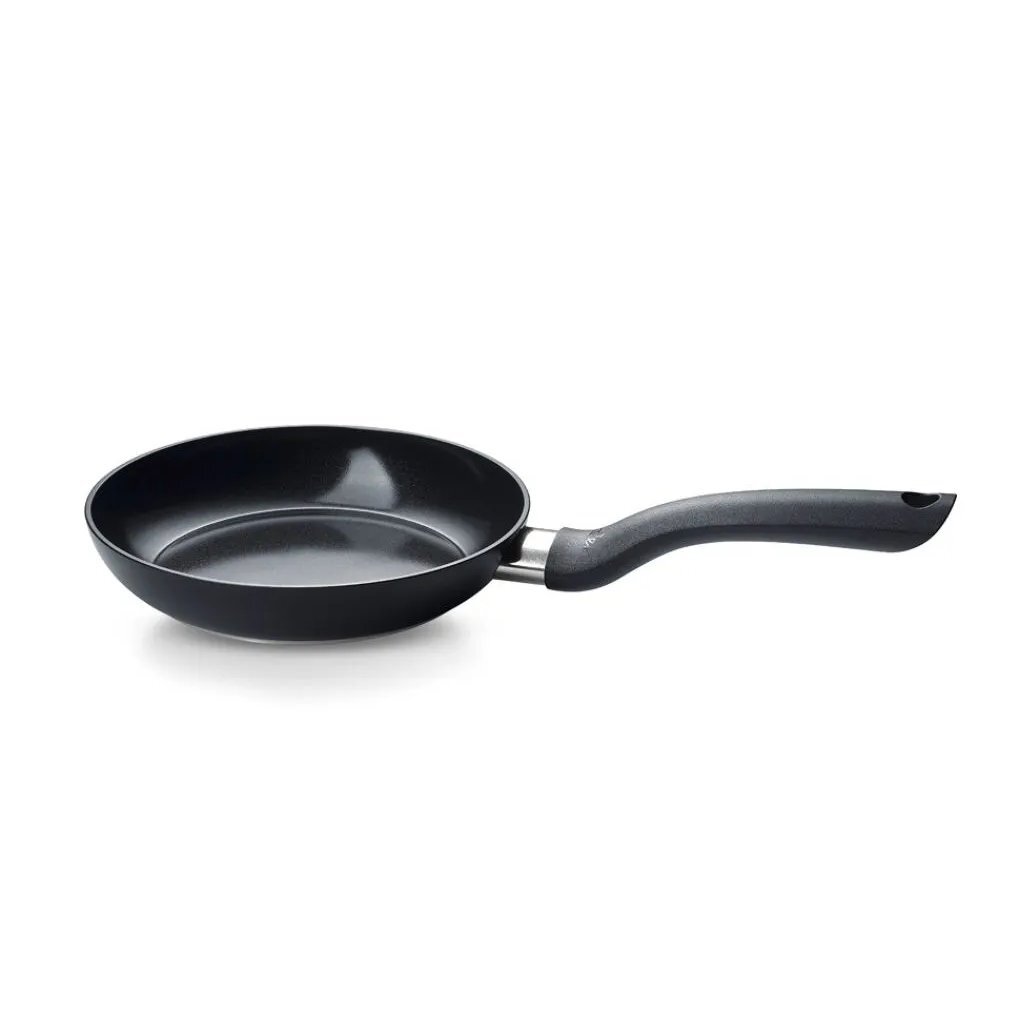 Panvica Fissler Essential 20 cm čierna